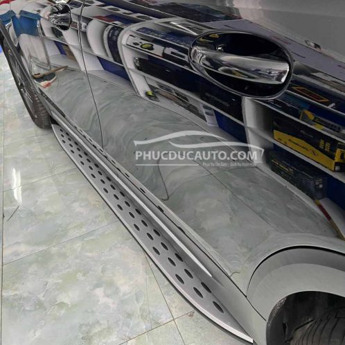 bệ_bước_chân_mercedes