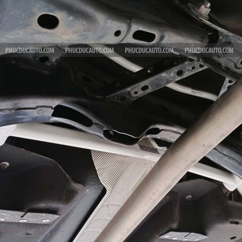 thanh_cân_bằng_ultra_mazda