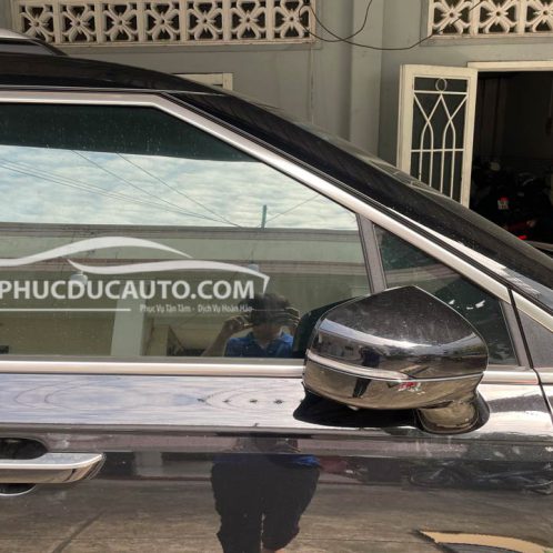 viền_chân_kính_carnival