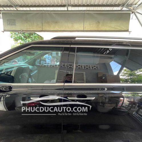 viền_chân_kính_carnival