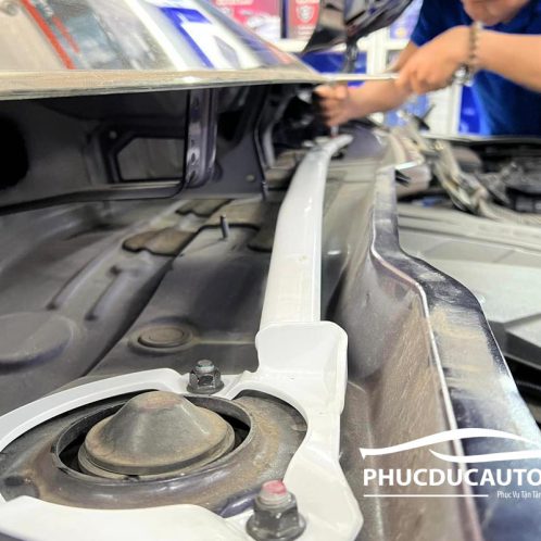 thanh_can_bang_kia_carnival_2022