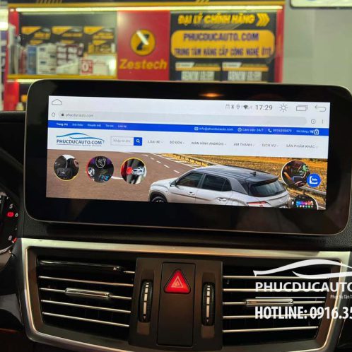 man_hinh_android_fly_mercedes