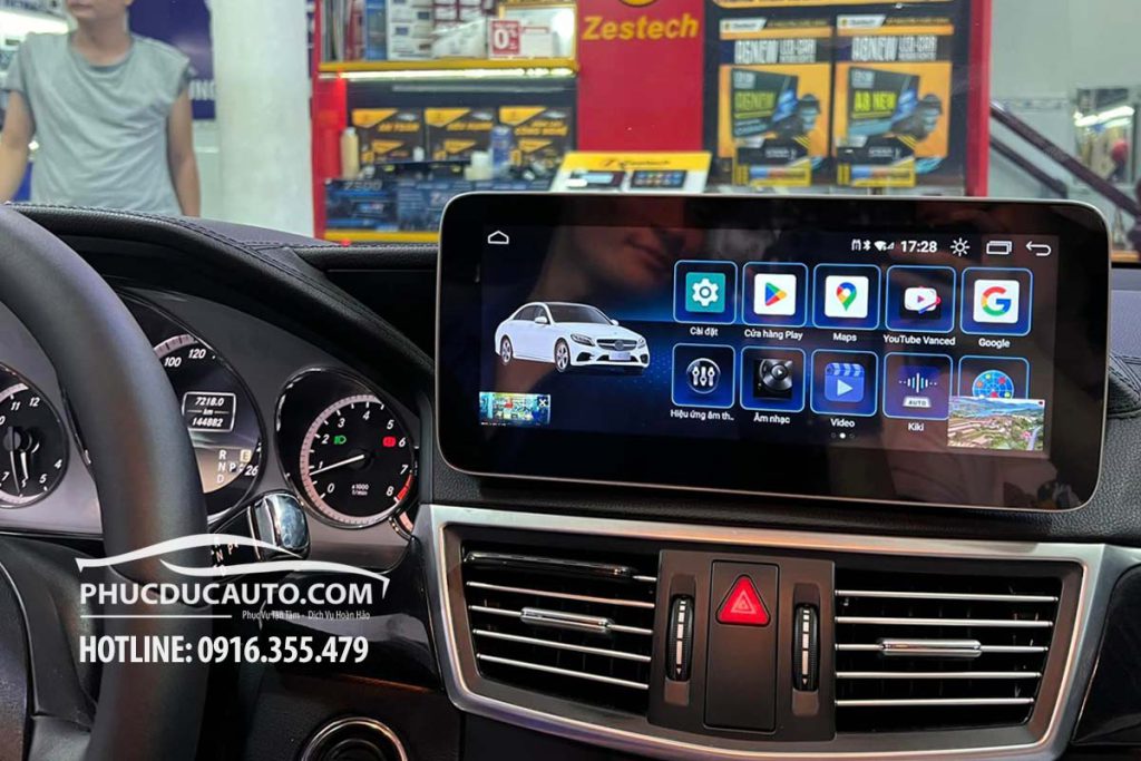 man_hinh_android_fly_mercedes