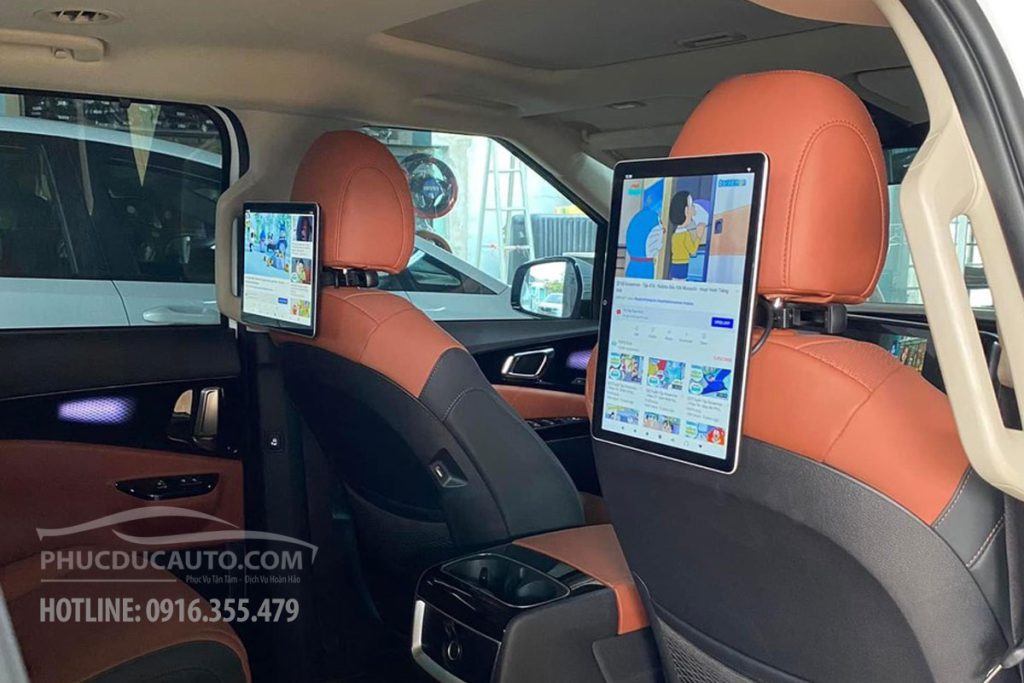 màn_hình_gối_đầu_xe_hơi