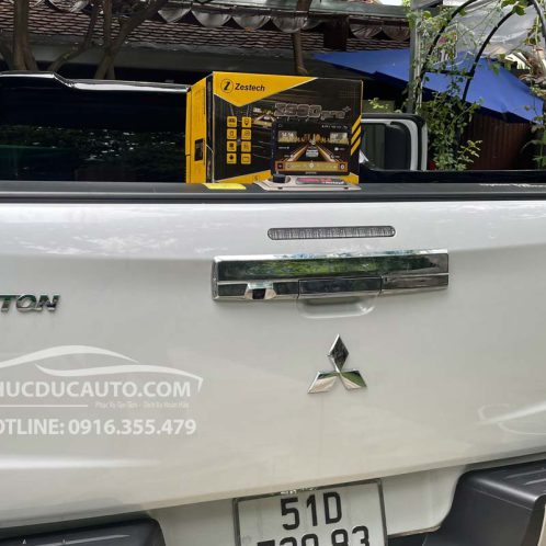 man_hinh_Z800_pro_mitsubishi_triton