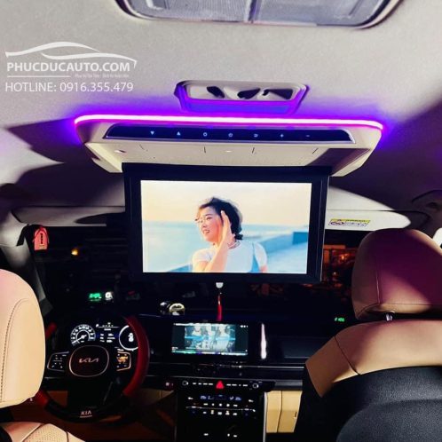 màn_hình_ốp_trần_cho_custin