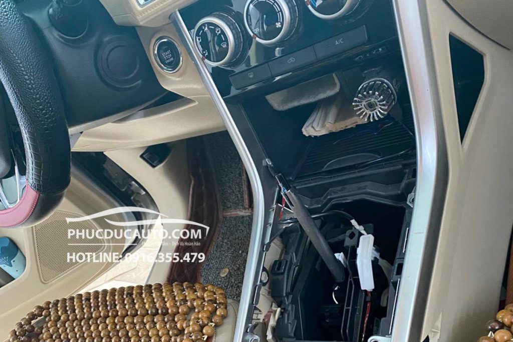 nang_cap_phanh_tay_dien_tu_xpander