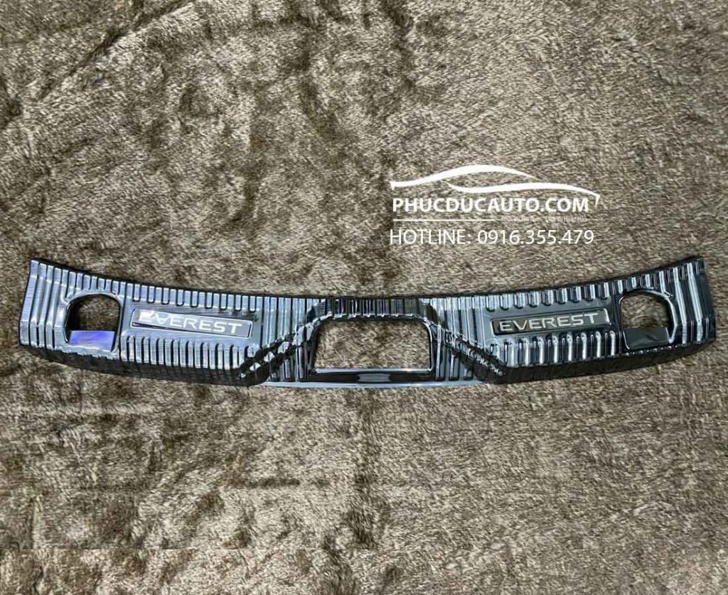 nẹp_cốp_ngoài_titan_ford_everest_2023