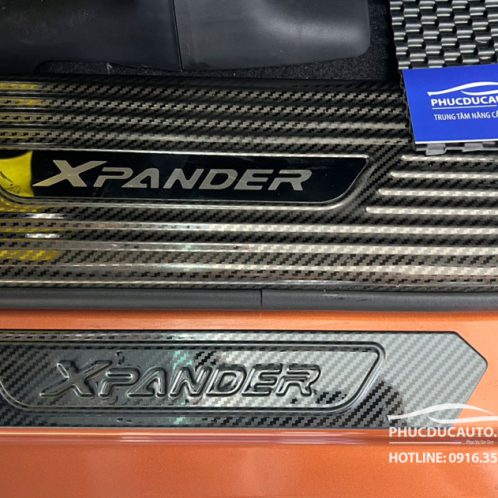 bệ_bước_chân_carbon_cao_cấp_xpander_2023