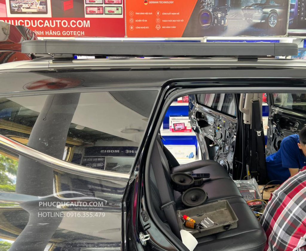 khung_để_đồ_trên_nóc_xe_pajero_sport_2023