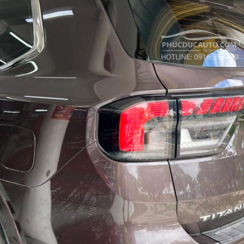 bệ_bước_chân_tự_động_ford_everest_2023