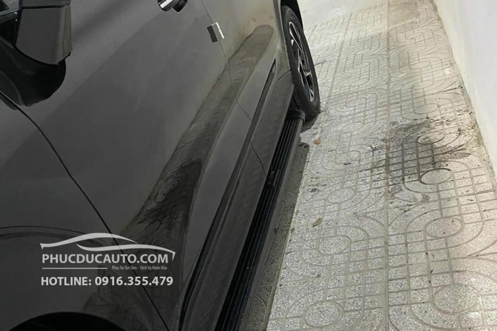 bệ_bước_chân_lên_xuống_hyundai_custin_2023