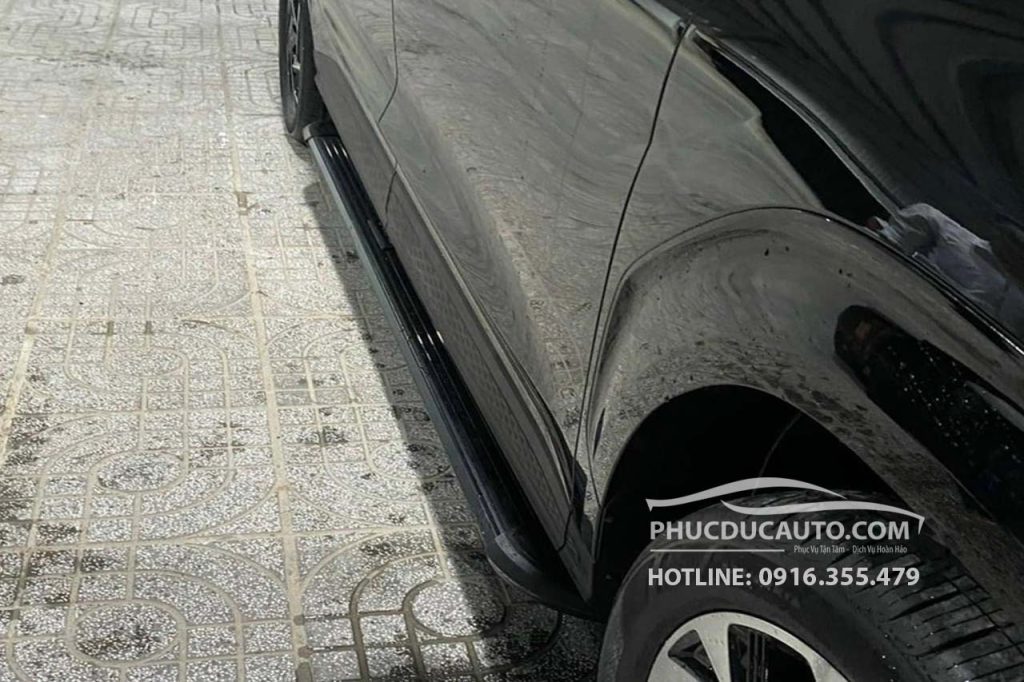 bệ_bước_chân_lên_xuống_hyundai_custin_2023