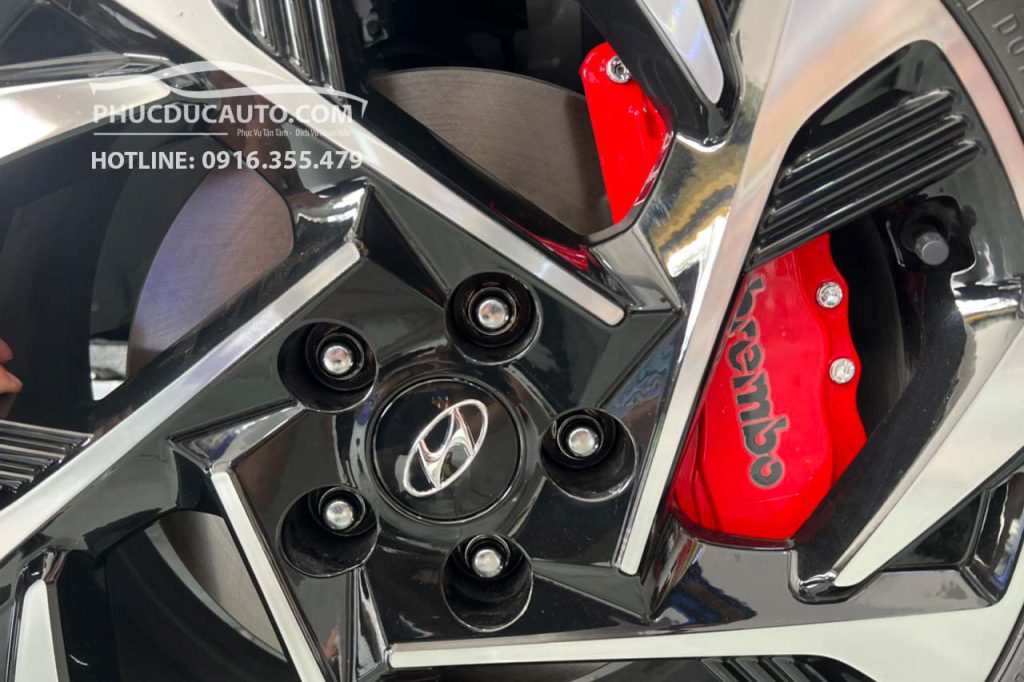 custin_lắp_ốp_phanh_brembo