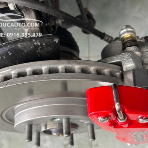 custin_lắp_ốp_phanh_brembo