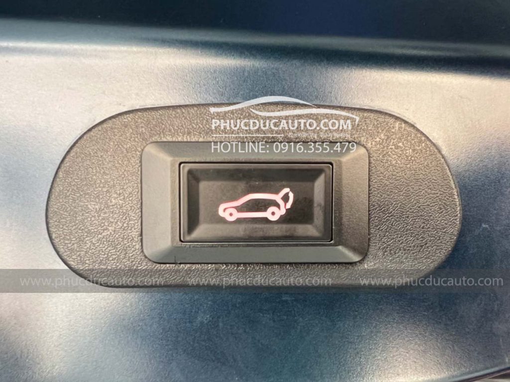 toyota-yaris-cross-độ-cốp-điện-tự-động