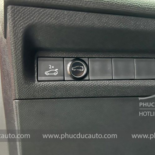 công_tắc_tắt_đuôi_gió_ốp_liền_cốp