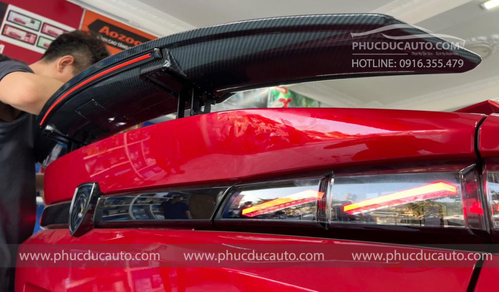 độ_đuôi_gió_có_đèn_thể_thao_peugeot_408