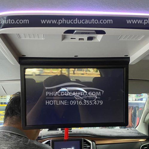 màn_hình_ốp_trần_android_cho_xe_hơi