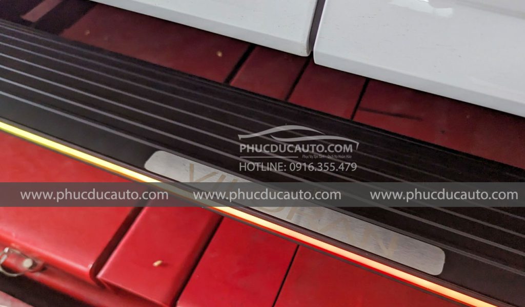 bệ_bước_có_đèn_volkswagen_viloran_2024