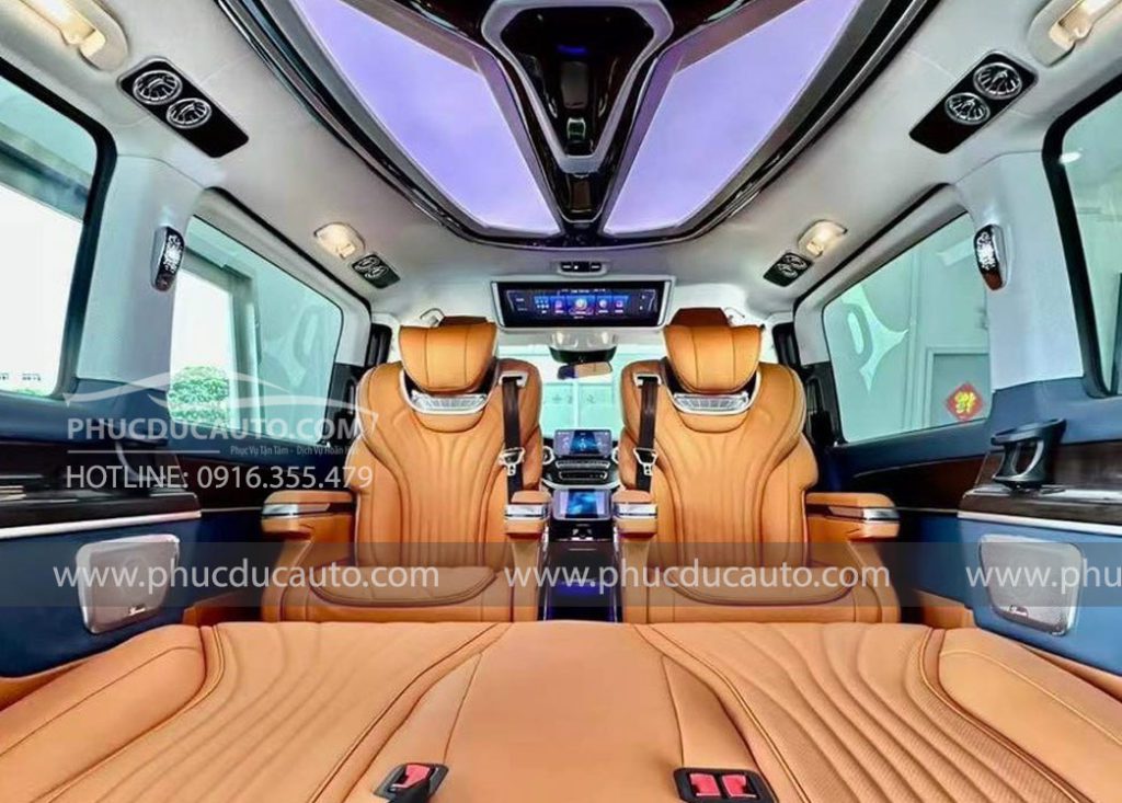 màn_hình_ốp_trần_cao_cấp_cho_xe_hơi