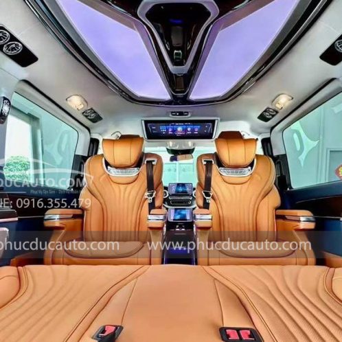 màn_hình_ốp_trần_cao_cấp_cho_xe_hơi