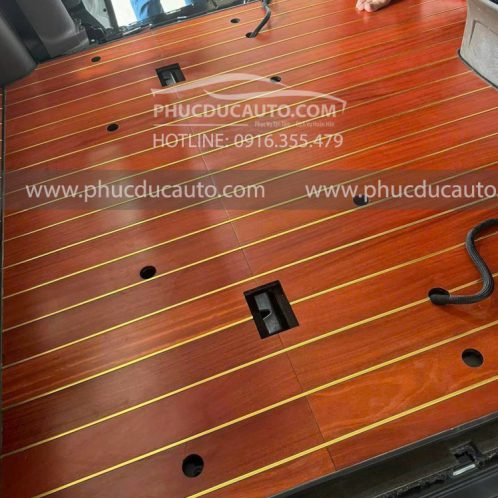 ốp_sàn_gỗ_cho_volkswagen_viloran_2024