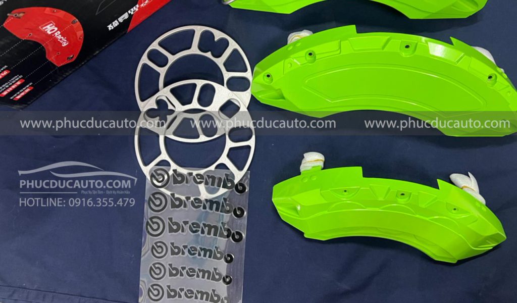 op_phanh_brembo_hyundai_accent_2024