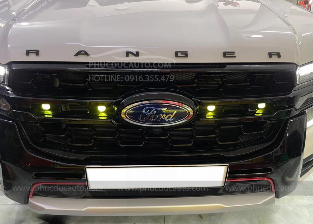 đèn_led_định_vị_zin_stormtrak_2024