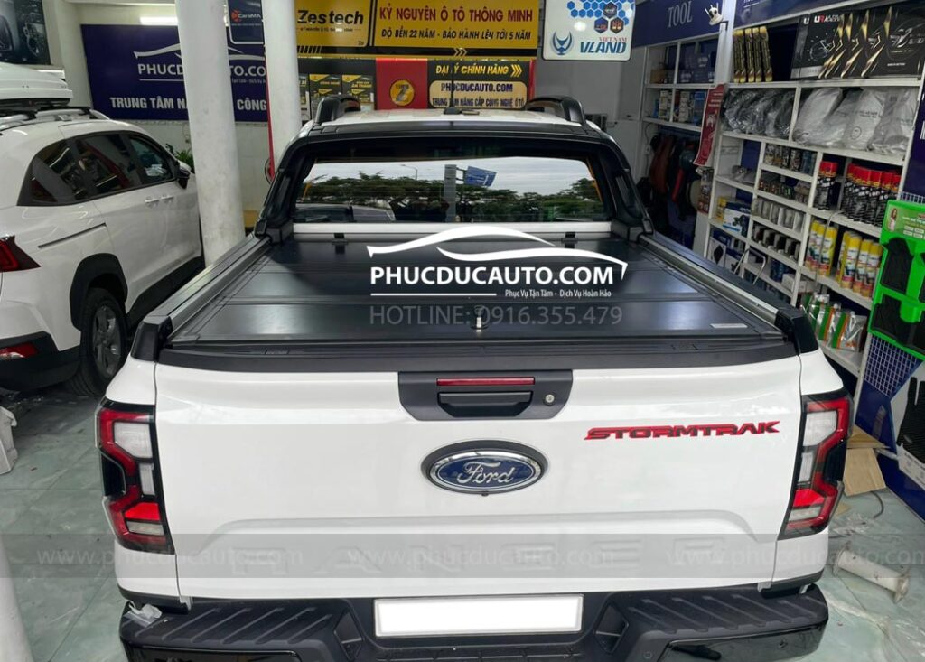 nắp_thùng_3_tấm_topflip_stormtrak_2024