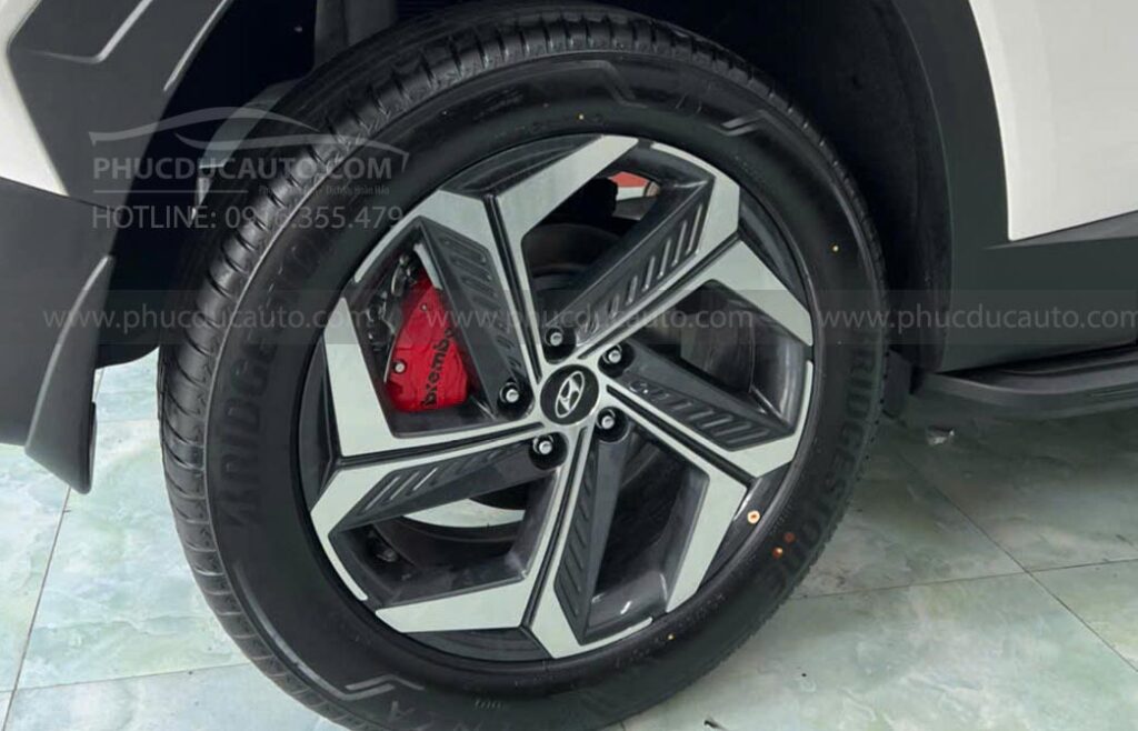 ốp_brembo_thể_thao_hyundai_custin_2025