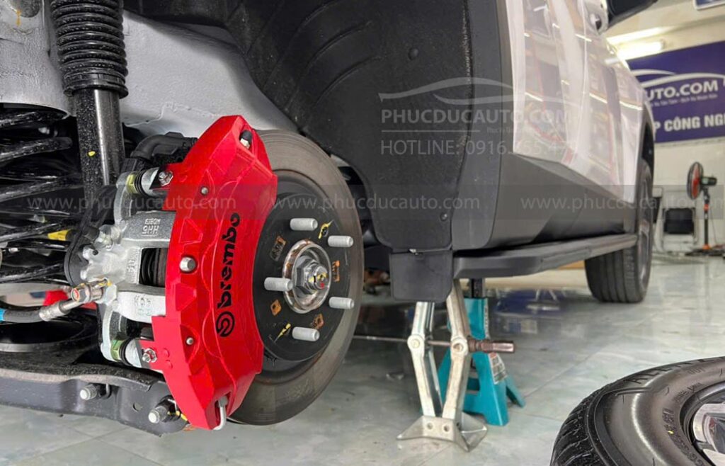 ốp_brembo_thể_thao_hyundai_custin_2025