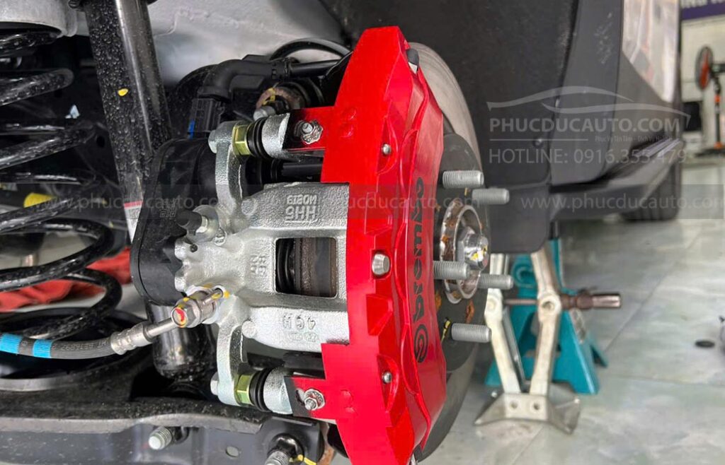 ốp_brembo_thể_thao_hyundai_custin_2025