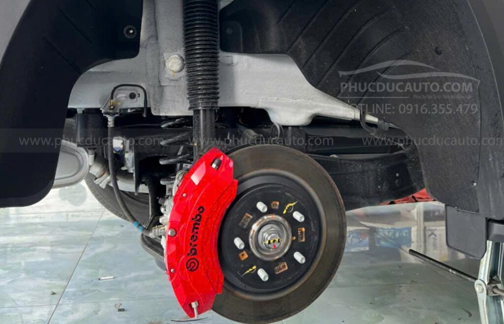 ốp_brembo_thể_thao_hyundai_custin_2025