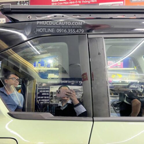 khung_để_đồ_zin_trên_nóc_xe_vinfast_vf3