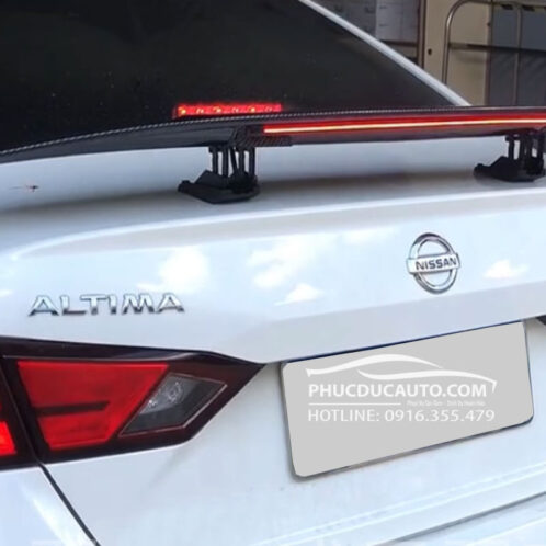 đuôi_gió_thể_thao_carbon_xe_hơi