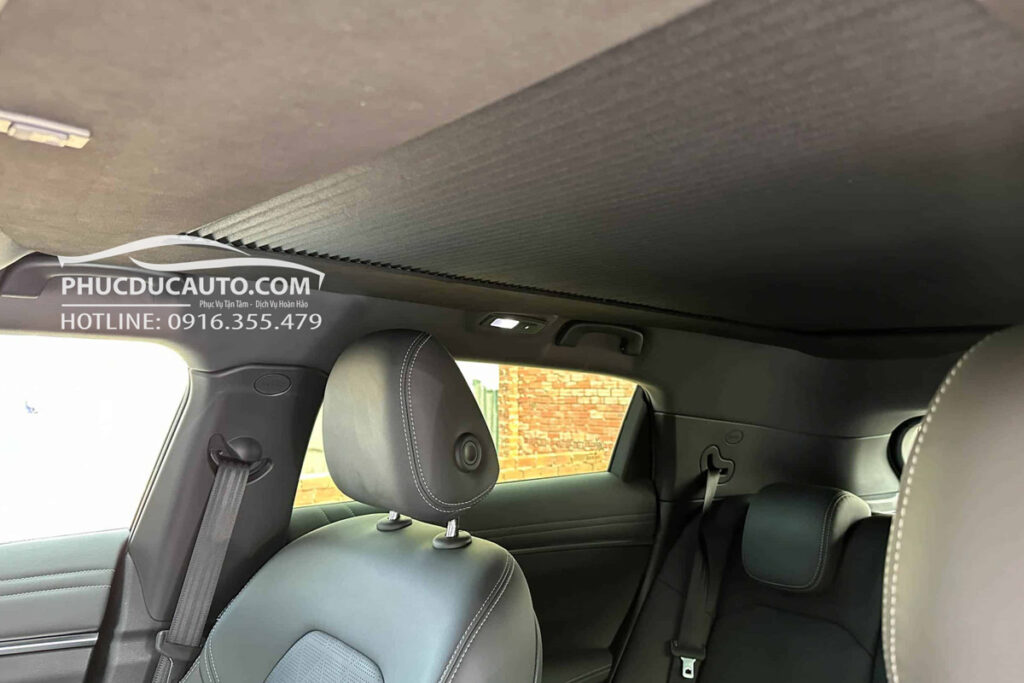 vf7_gắn_rèm_điện_chống_nóng_100%