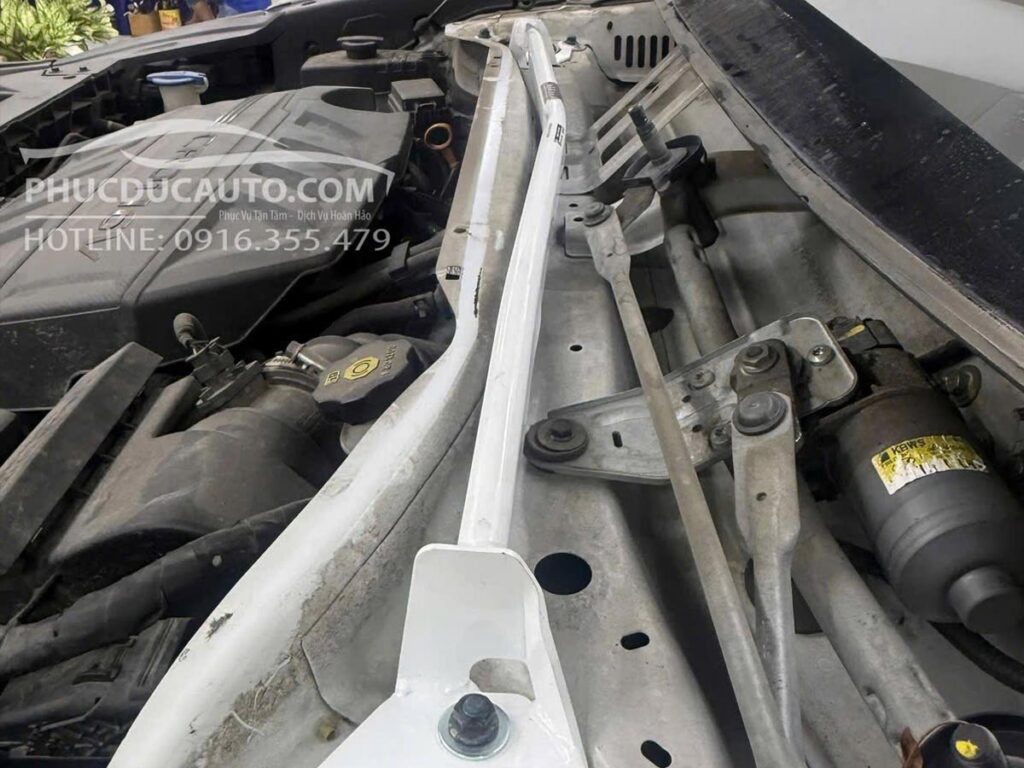 thanh_cân_bằng_ultra_racing_santafe_2025